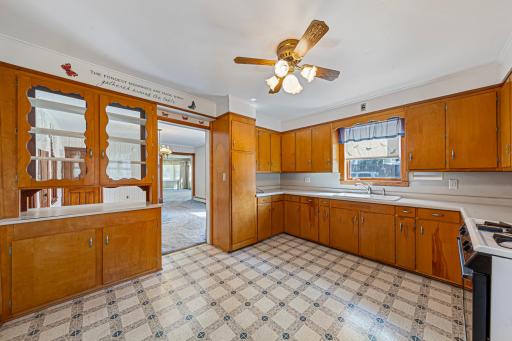 932 3rd Avenue NW, Faribault, MN 55021