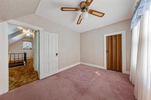 932 3rd Avenue NW, Faribault, MN 55021