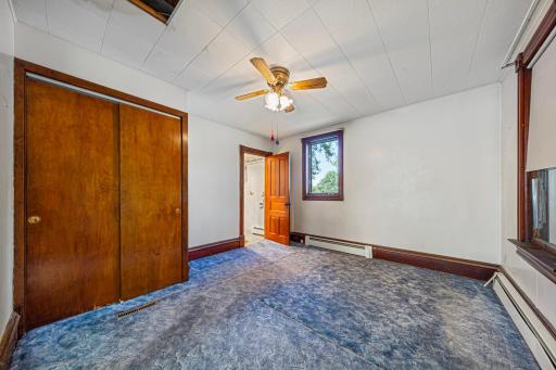 932 3rd Avenue NW, Faribault, MN 55021