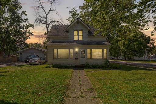 932 3rd Avenue NW, Faribault, MN 55021