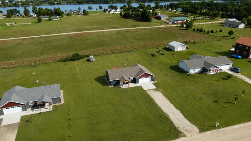 202 Cozy Oak Drive E, Ottertail, MN 56571