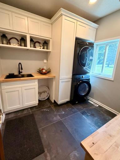 Mud room/laundry room
