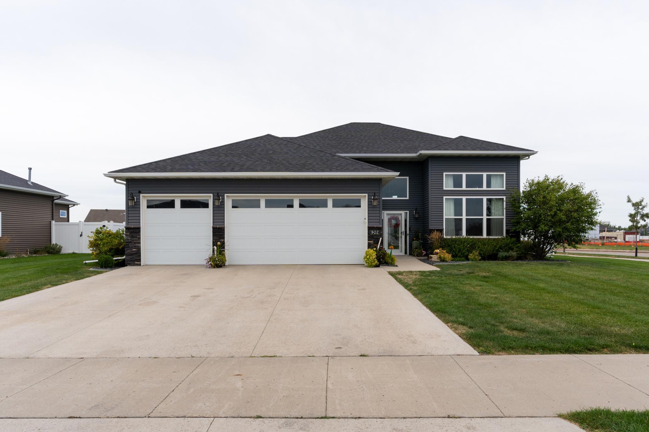 Property photo for 902 50th Avenue W, West Fargo, ND 58078