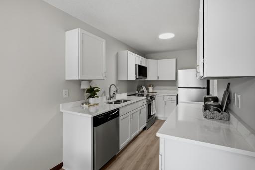 6668 Ives Lane N MLS-18.jpeg