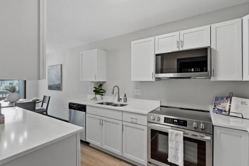 6668 Ives Lane N MLS-20.jpeg