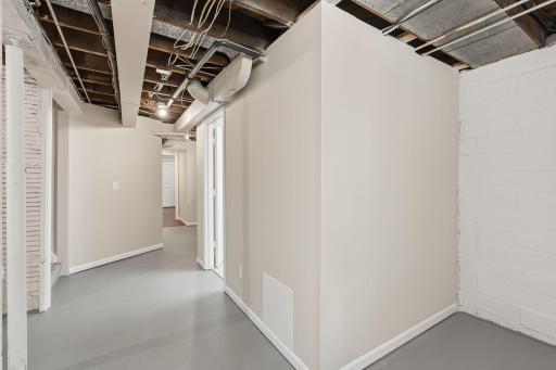 41-web-or-mls-3407 N Logan Ave-41.jpg