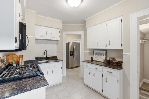 21-web-or-mls-3407 N Logan Ave-21.jpg