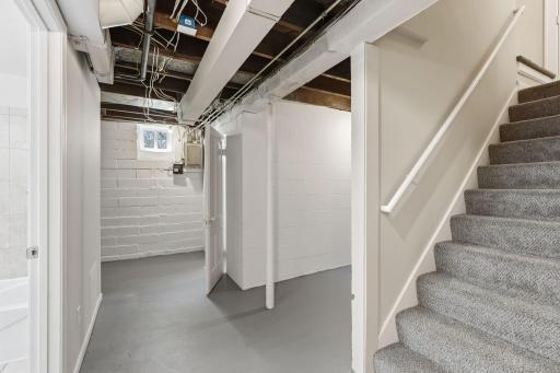 40-web-or-mls-3407 N Logan Ave-40.jpg
