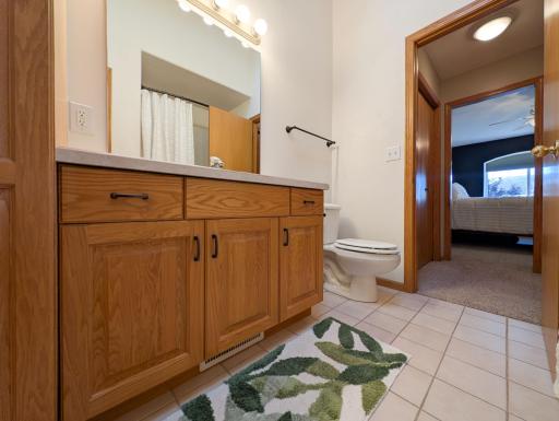L2P020-707 14th Ave E West Fargo.jpg