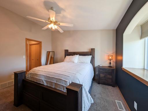 L2P028-707 14th Ave E West Fargo.jpg