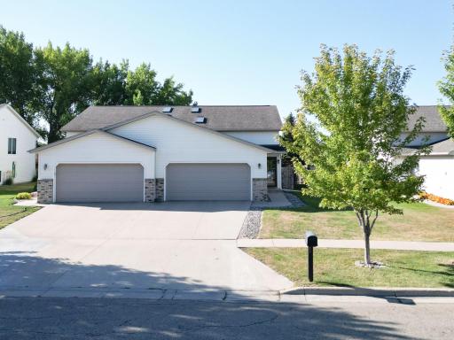 L2P001-707 14th Ave E West Fargo.jpg