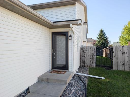 L2P005-707 14th Ave E West Fargo.jpg