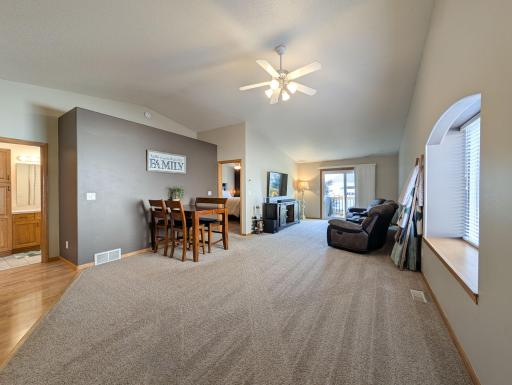 L2P022-707 14th Ave E West Fargo.jpg