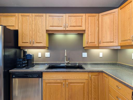 L2P017-707 14th Ave E West Fargo.jpg
