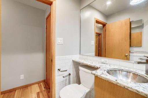 415 Ridgewood Avenue, 101, Minneapolis, MN 55403