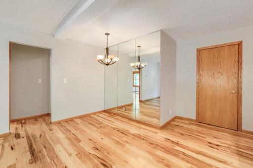 415 Ridgewood Avenue, 101, Minneapolis, MN 55403