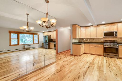 415 Ridgewood Avenue, 101, Minneapolis, MN 55403