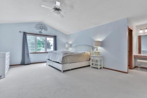 17408 Tessmer Court, Eden Prairie, MN 55347