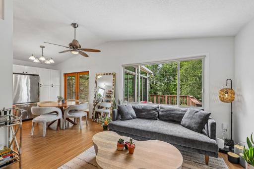 12-web-or-mls-Fillmore St-S0209-010.jpg