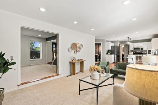 555 White Pine Way, Eagan, MN 55123