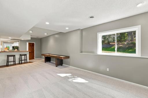 555 White Pine Way, Eagan, MN 55123