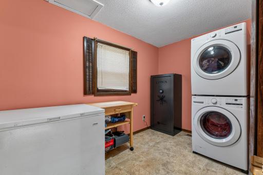 105 Pearl Street N, Dover, MN 55929