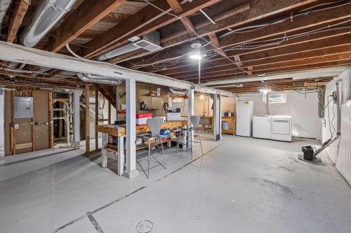 2526 Crosby Road, Wayzata, MN 55391