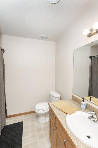 Bathroom 2 - Full