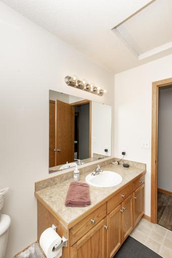 Bathroom 1 - Full