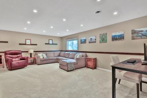 9784 Hamlet Avenue S, Cottage Grove, MN 55016