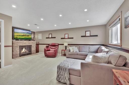 9784 Hamlet Avenue S, Cottage Grove, MN 55016