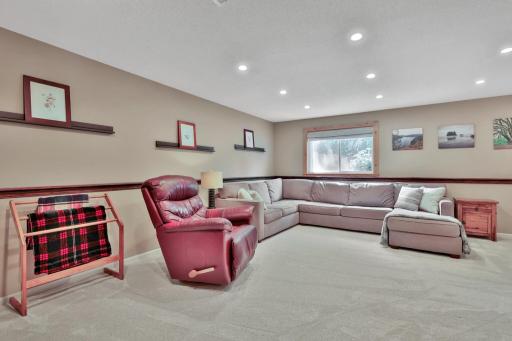 9784 Hamlet Avenue S, Cottage Grove, MN 55016