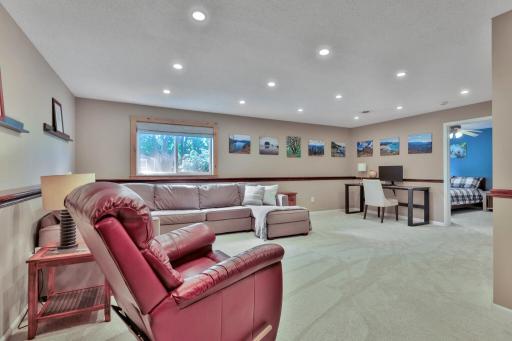 9784 Hamlet Avenue S, Cottage Grove, MN 55016