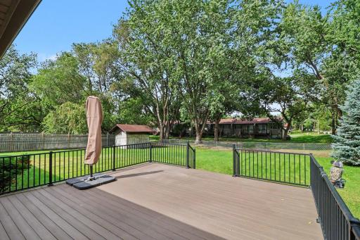 large deck to relax on in the evening