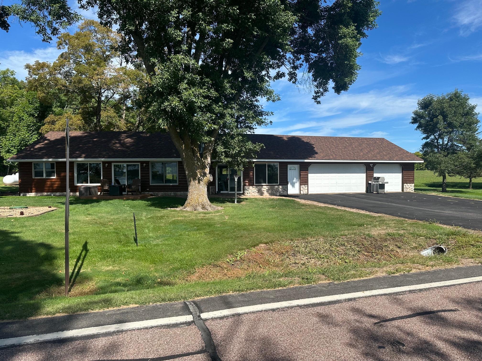 Front, Lake side