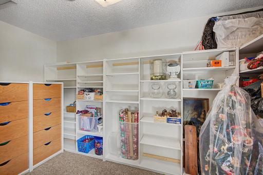 6.6x8.10 Large walk in with built ins