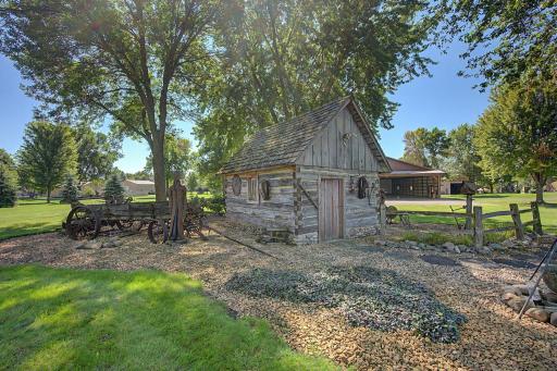 150 year old Mule Shed from Annandale turned into log cabin