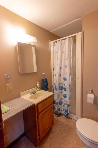 22 LL Bath.jpg