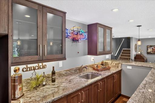 A Built-In Sink and Storage Keep Entertaining Effortless