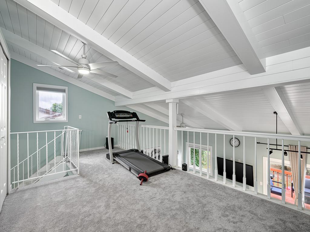 11 - Loft.jpg