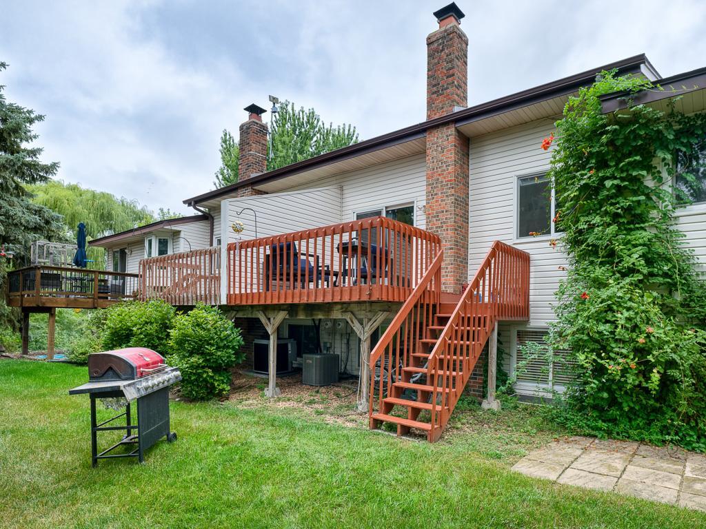 17 - Exterior Rear.jpg