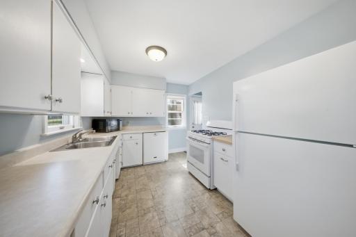 1446 Dale Street N, Saint Paul, MN 55117