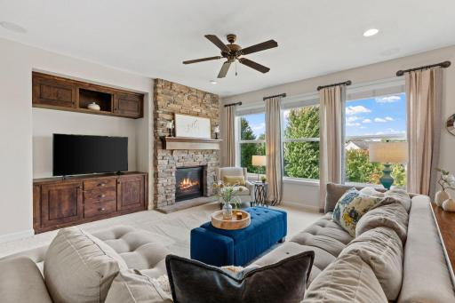 13273 Carlingford Lane, Rosemount, MN 55068