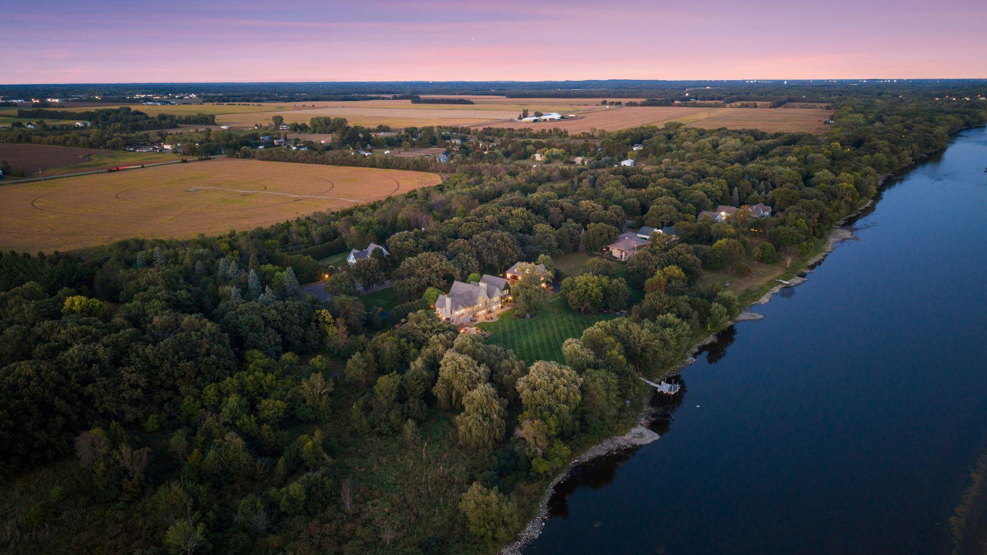 The river is more than a view here, it is part of the experience.