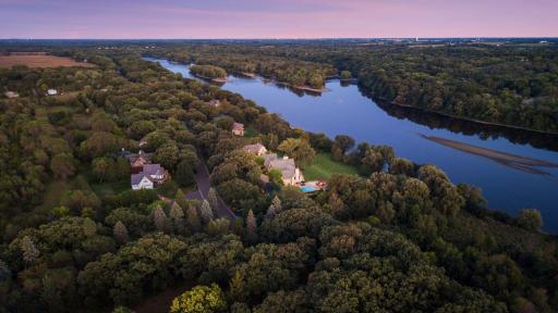 This is more than an exceptional residence, it is an extraordinary way of life along the Mississippi.