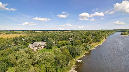 Renowned for exceptional smallmouth bass fishing, this stretch of the Mississippi offers the opportunity to catch both smallmouth bass and walleye right from the propertyâs floating dock.