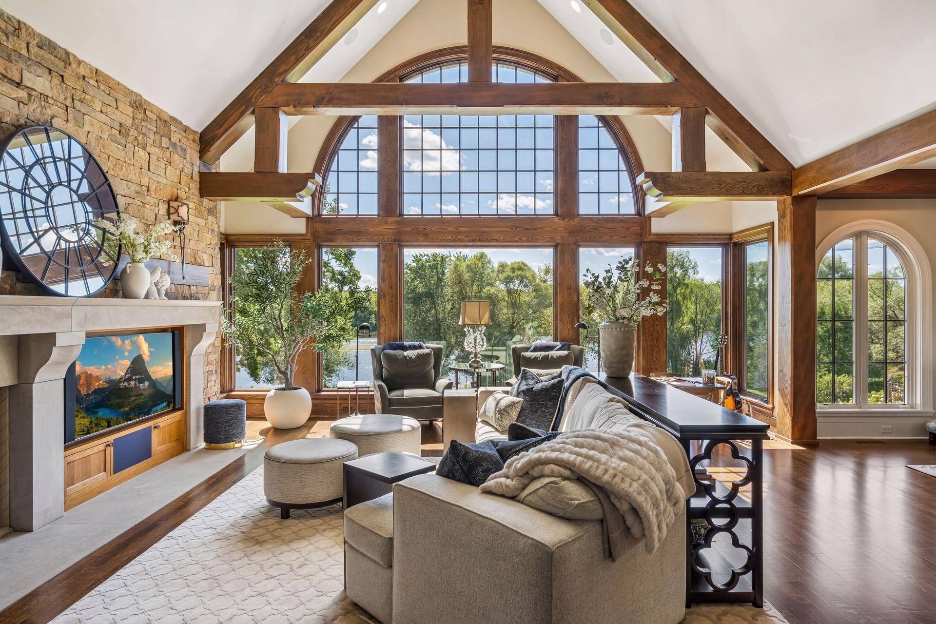 Expansive windows frame the Mississippi River like a work of art.