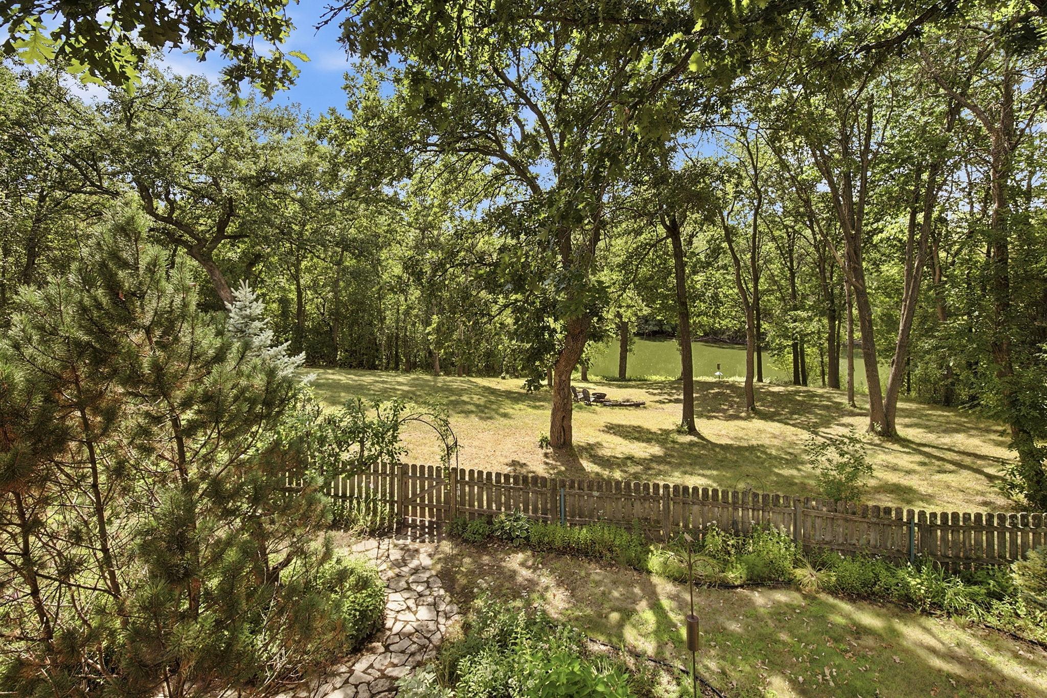 54-web-or-mls-948_Waterford_Dr_Eagan_MN_054.jpg