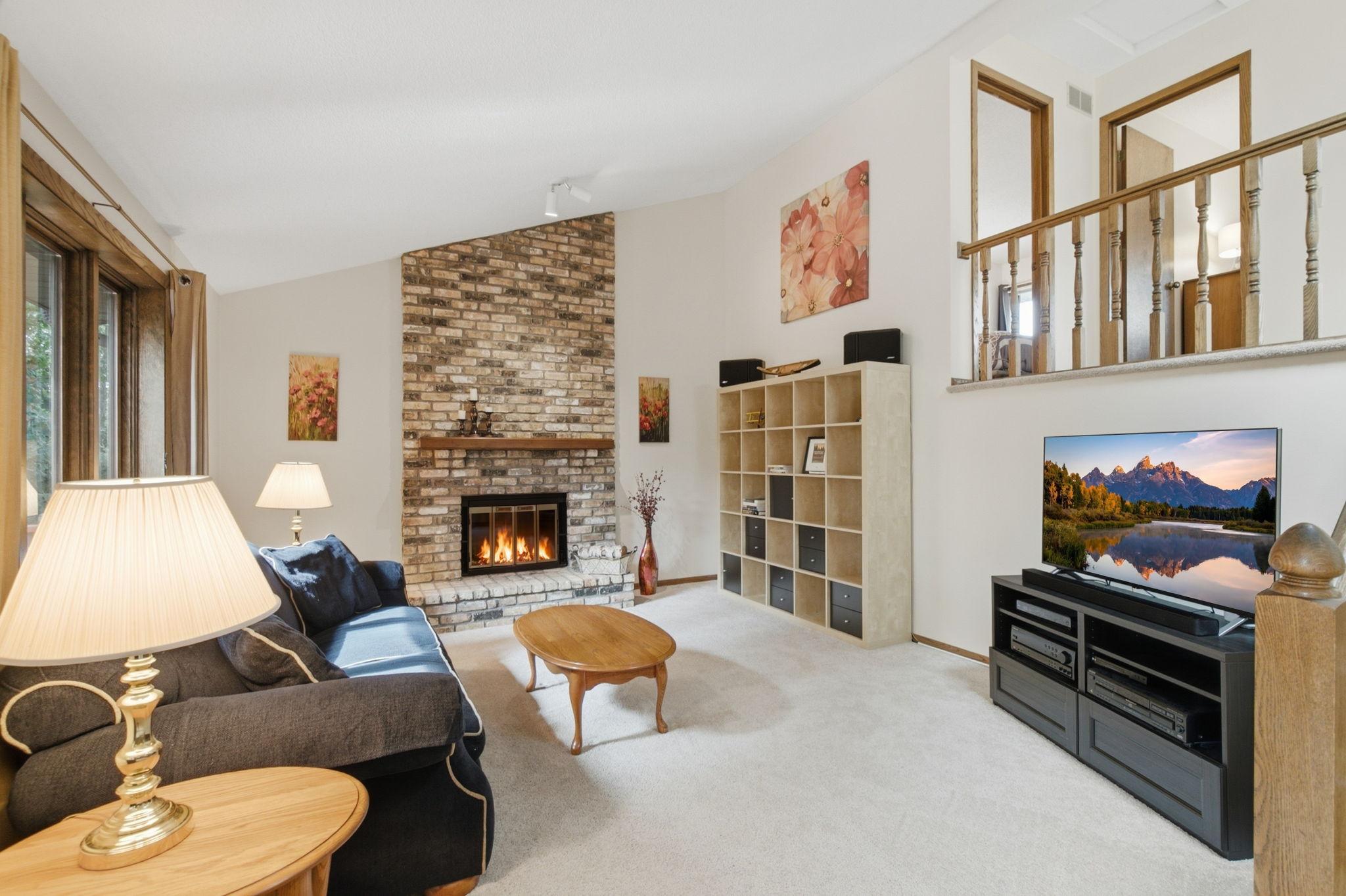 75-web-or-mls-948_Waterford_Dr_Eagan_MN_075.jpg