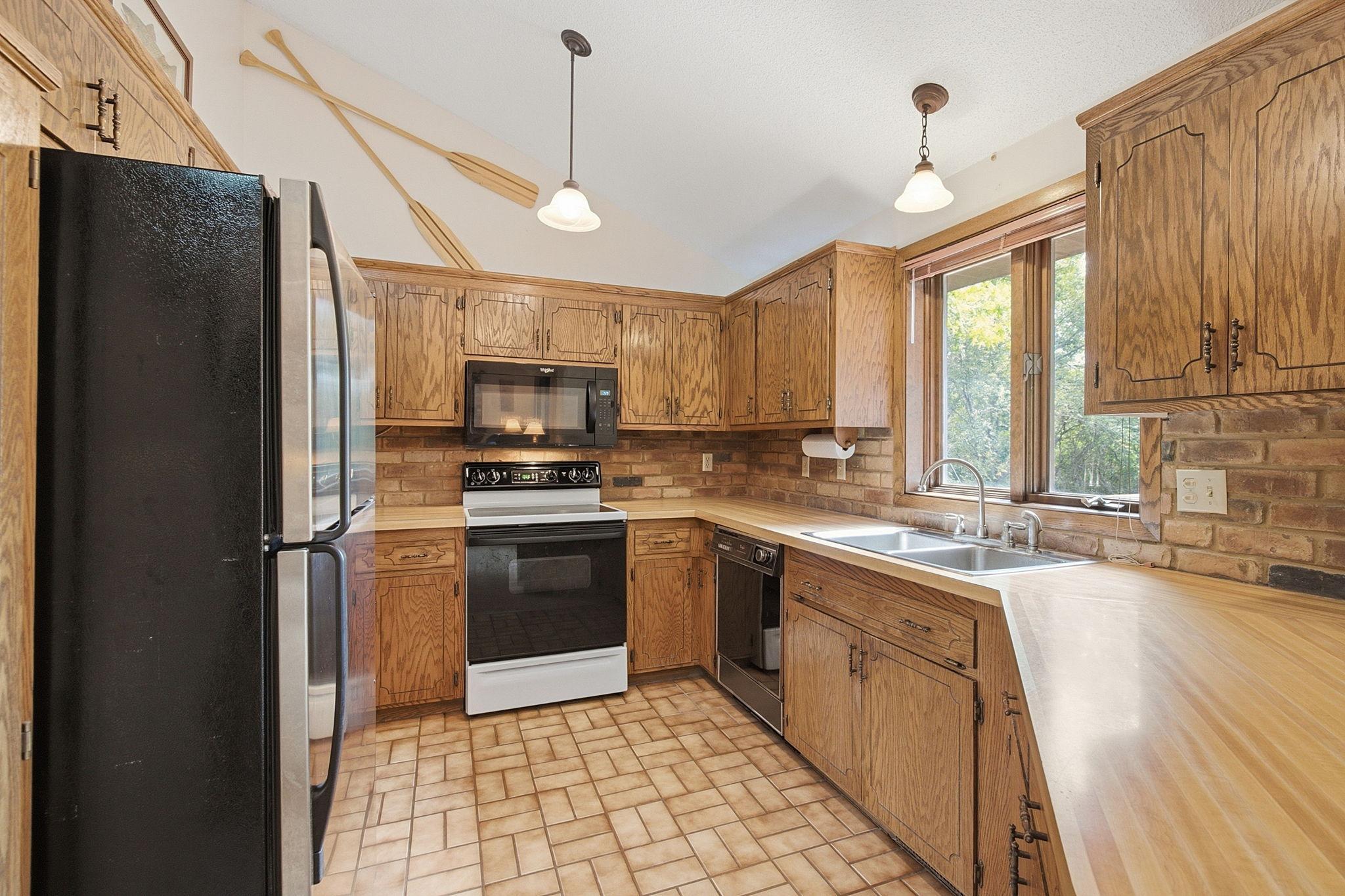 82-web-or-mls-948_Waterford_Dr_Eagan_MN_082.jpg